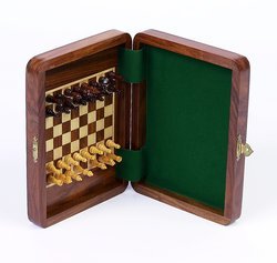 "Continuous" Magnetic <BR>Wooden Chess Set